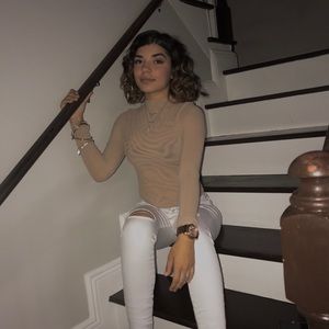 Meet your Posher, Aisia